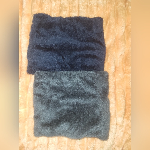 Cozy Knit Neck Warmers in Red and Black - Picture 2 of 2